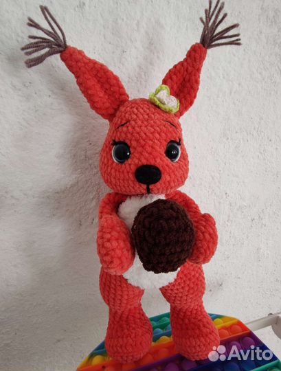 Вязанная плюшевая игрушка
