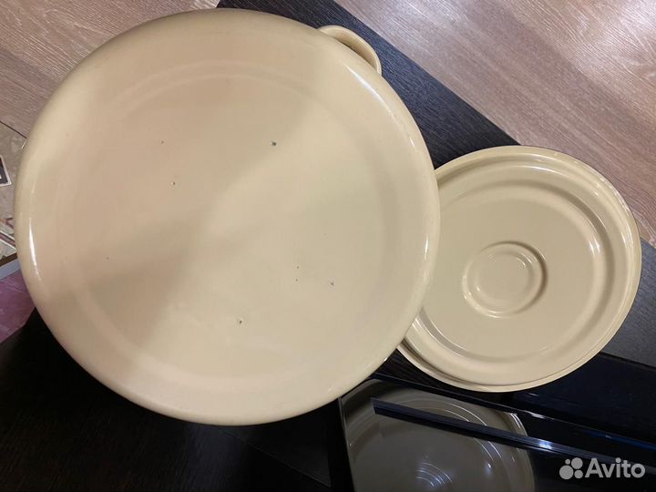 Кастрюля новая эмалированная 9л