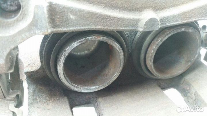 Суппорт передний левый Nissan Serena C25 2007