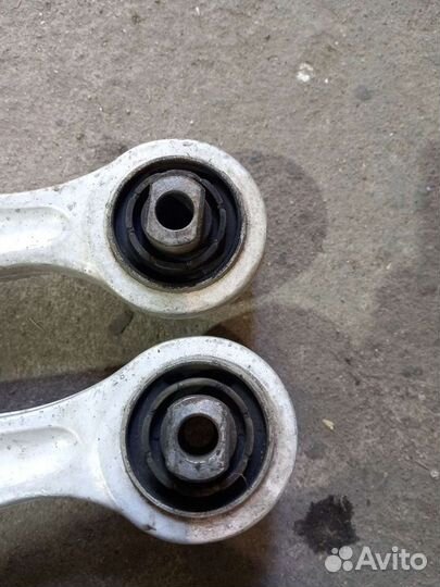 Нижний рычаг передний подвески Audi A4 B6