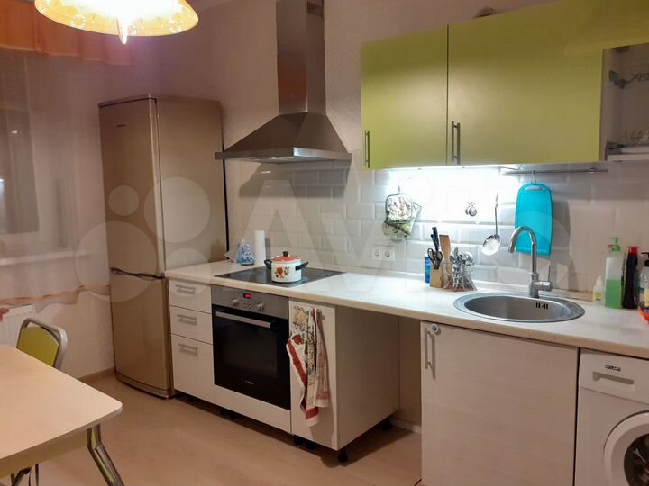 2-к. квартира, 54 м², 8/17 эт.