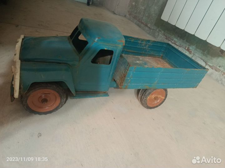 Машина СССР газ 53