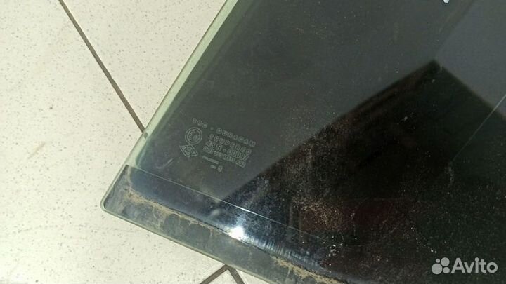 Форточка задней левой двери