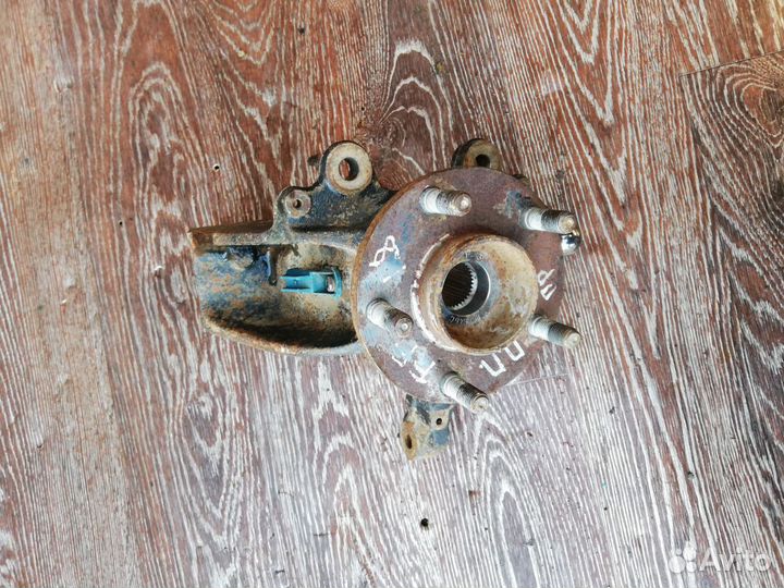 Кулак поворотный передний правый Ford Focus II