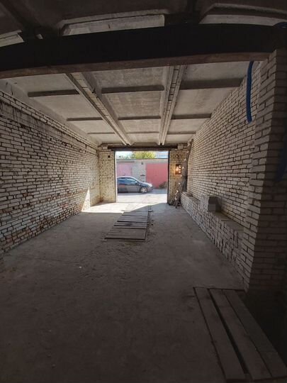 Гараж, > 30 м²