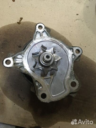 Насос водяной (помпа) (Toyota Corolla)