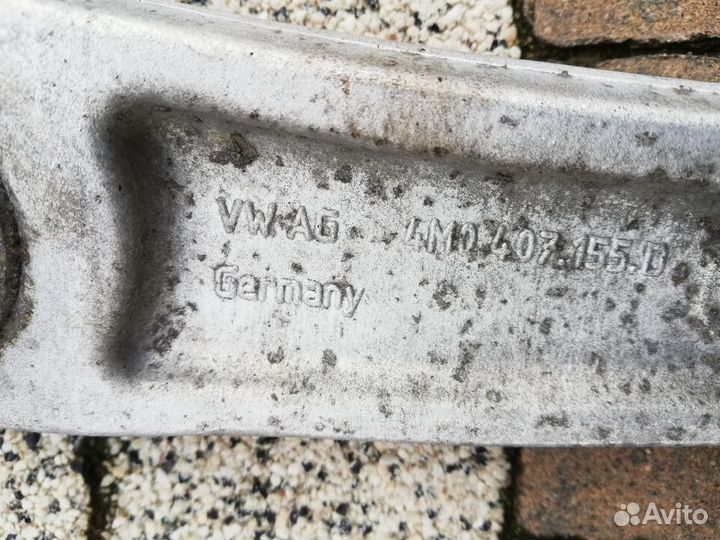 Рычаг передней подвески нижний Audi Q7 Q8 2019