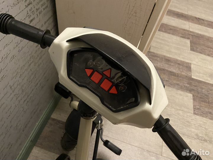 Велосипед-коляска с ручкой