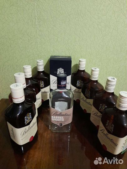 Пустые бутылки для коллекции