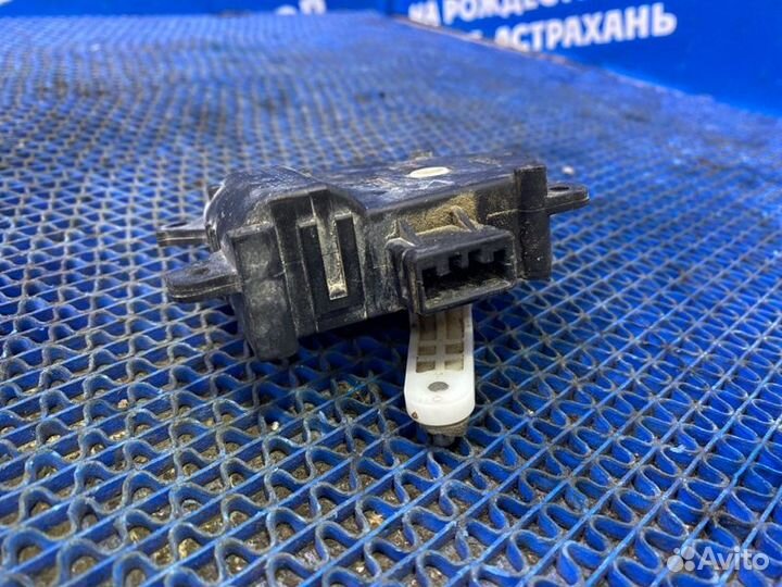 Моторчик заслонок отопителя Honda Accord 7 седан