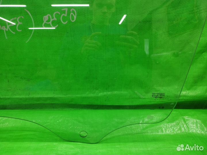 Стекло двери лев. перед. Volkswagen Touareg