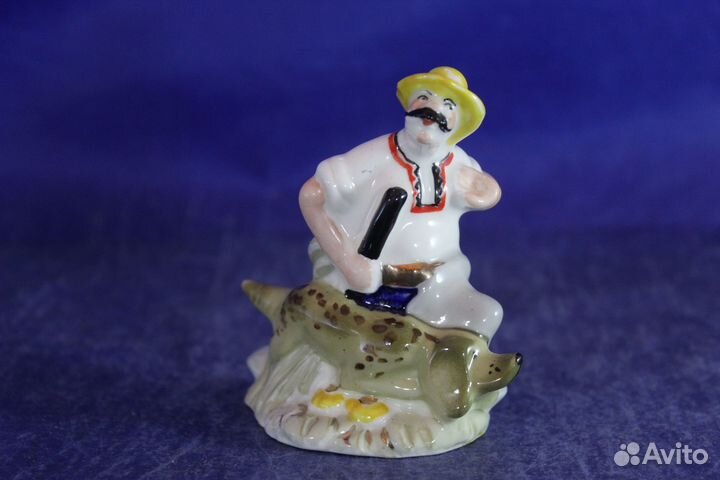 Охотник с собакой статуэтка фарфоровая редкая крас