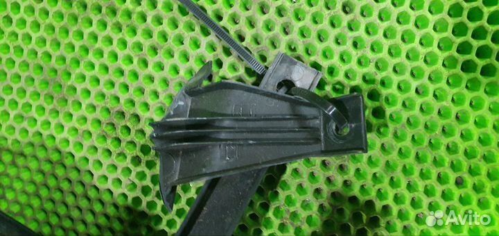 Накладка динамика левая Chery Very Bonus A13