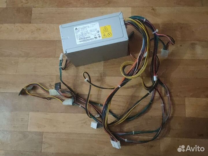 Блок питания Delta electronic 550ватт