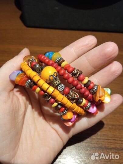 Браслет с бусинами