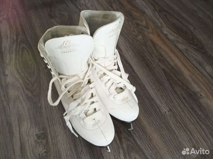 Коньки фигурные женские 36 размер