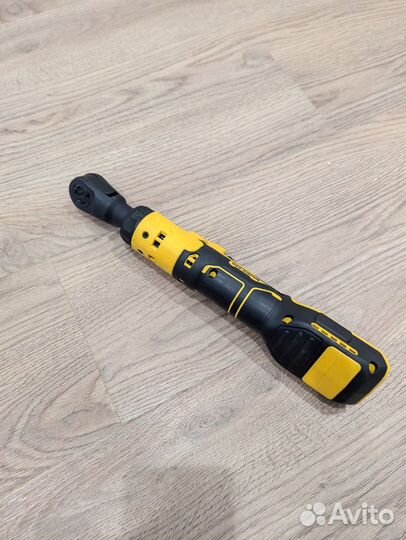 Гайковерт угловой аккумуляторный dewalt DCF513