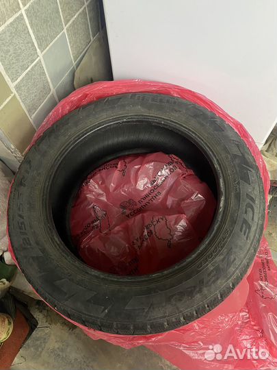 Pirelli Ice Zero 215/55 R17 98T