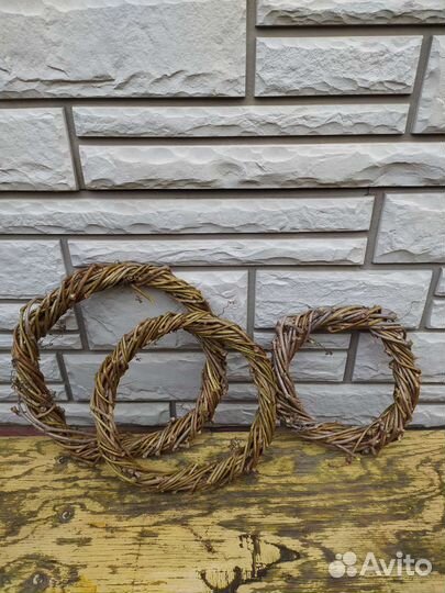 Венок из лозы, основа