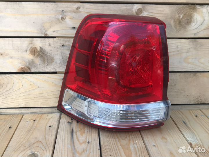 Фонарь задний левый toyota land cruiser 200 2011-2