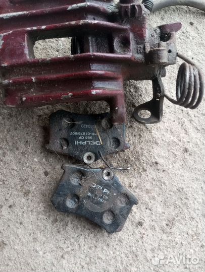 Суппорт задний левый Фольксваген гольф 4