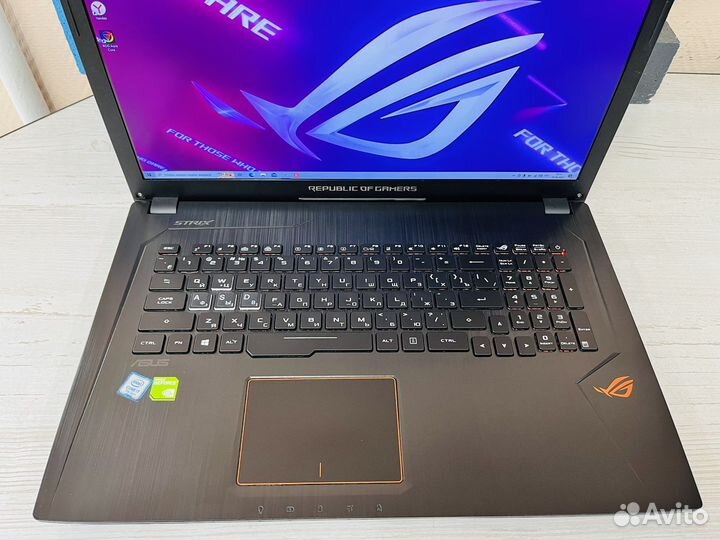 Asus ROG i7-7700 16gb GTX 1050