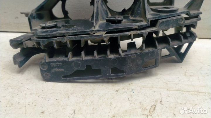 Крепление бампера переднего левое Peugeot 308