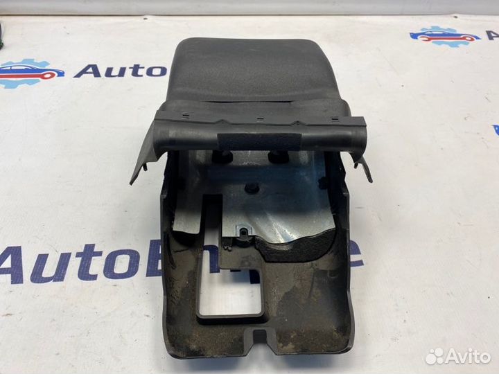 Кожух подрулевой Volvo S80 D5244T5 2007