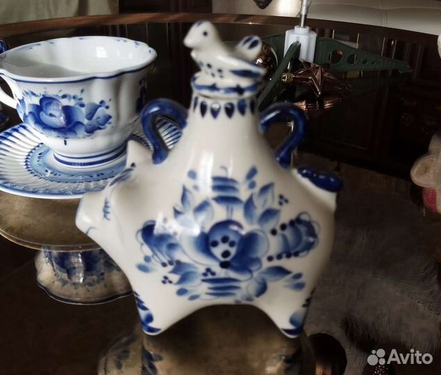 Чашка чайная с блюдцем и фигурки. Гжель