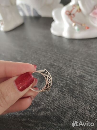Серебряное кольцо