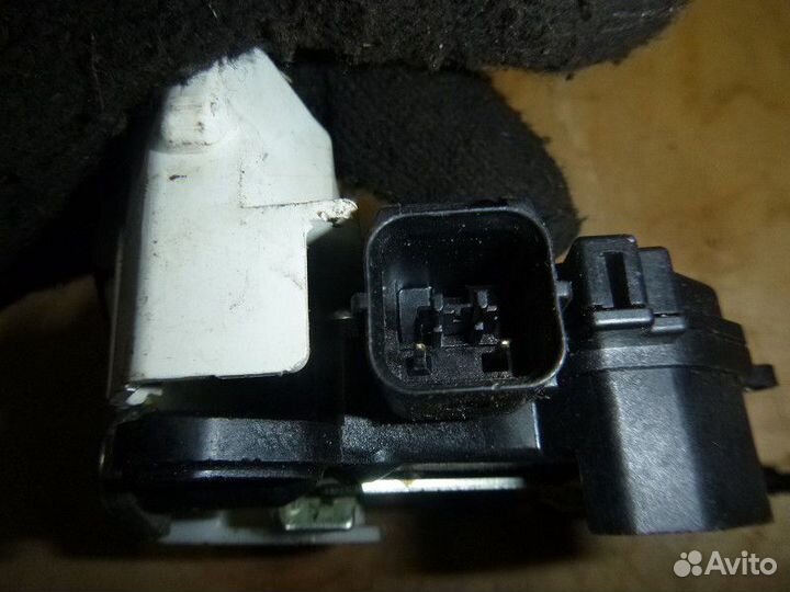 Замок двери передней правой mitsubishi outlander X