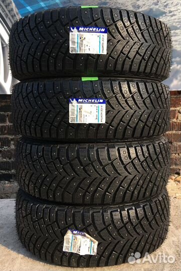 Michelin X-Ice North 4 SUV 285/40 R22