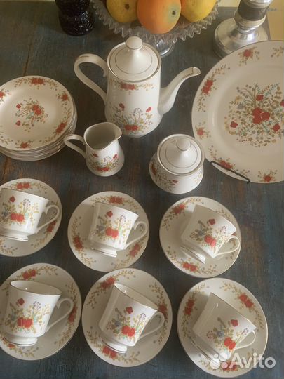 Чайные сервизы и тарелки