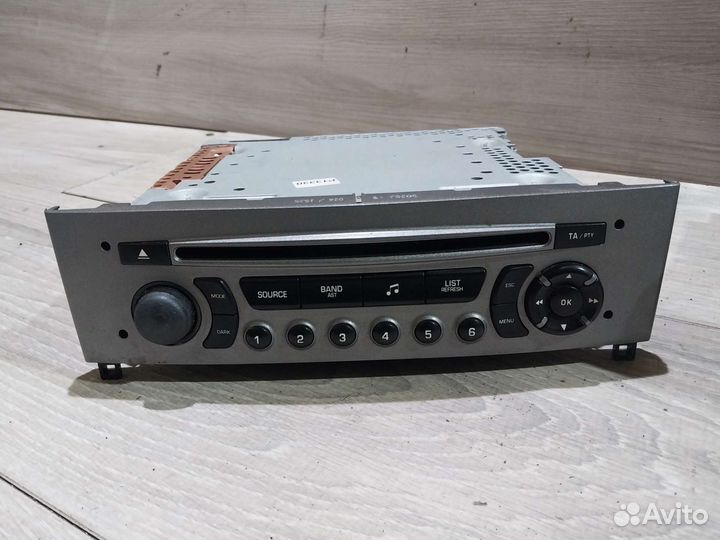 Магнитола штатная Peugeot 308