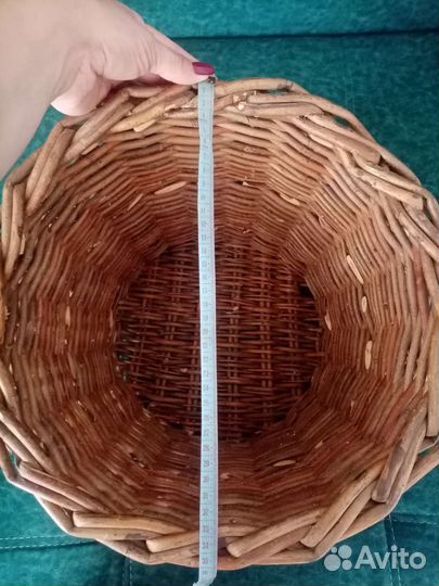 Корзина плетеная из дерева