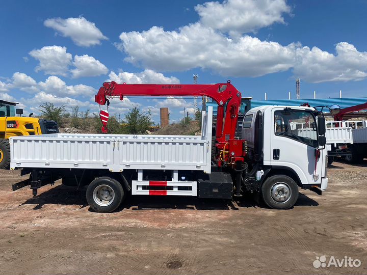 Isuzu Elf с КМУ, 2024