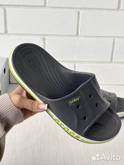 Новые мужские сланцы Crocs