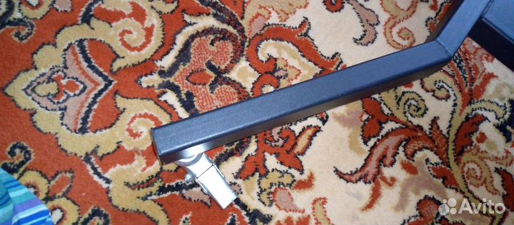 Стойка для телевизора с кронштейном