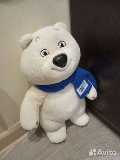 Плюшевый олимпийский медведь и заяц