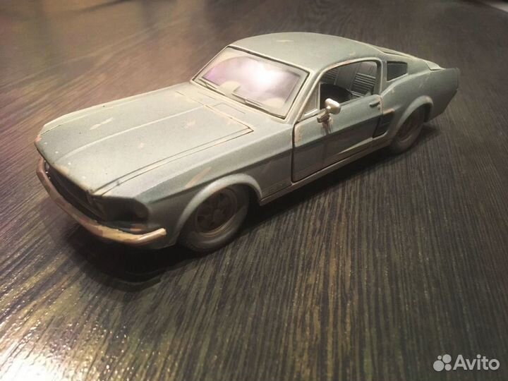 Maisto Ford Mustang GT 1967 1:24
