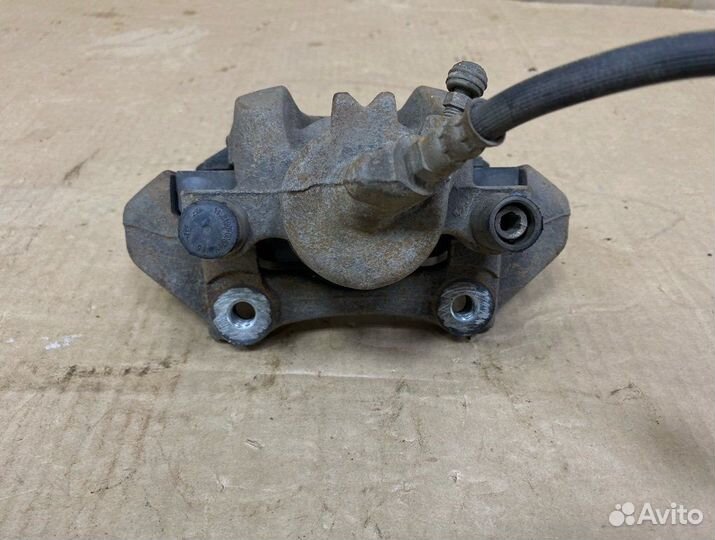 Суппорт тормозной передний правый Renault Sandero