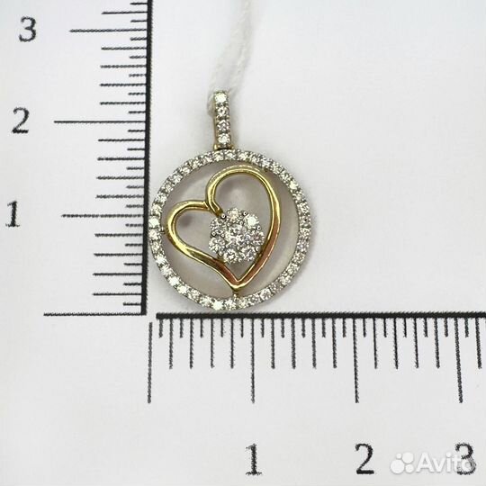 Золотая подвеска с бриллиантом