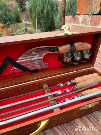 Подарочный набор для пикника в чемодане