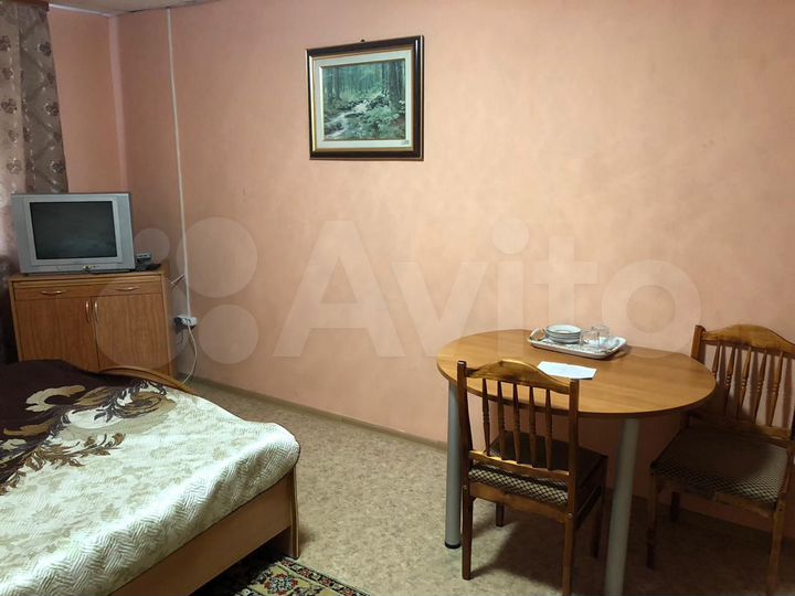Комната 17 м² в > 9-к., 2/2 эт.