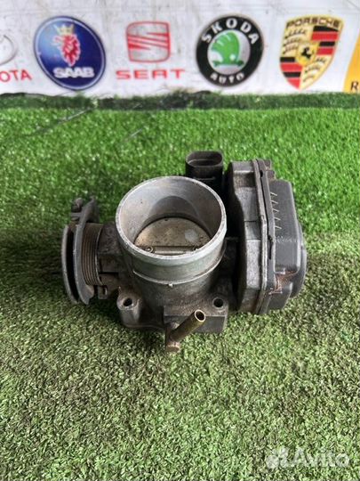 Дроссельная заслонка Audi A4 B5 AEB 2000