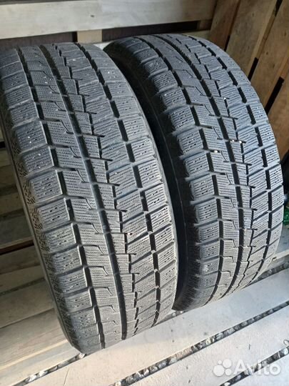 Kumho WinterCraft Ice WI61 215/60 R16