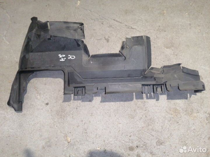 Воздуховод радиатора правый Audi A4 8K CDN