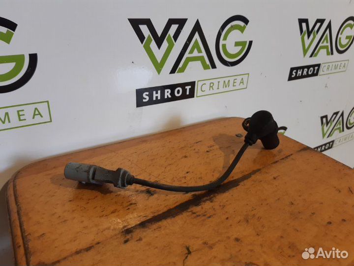 Датчик положения коленвала Skoda Octavia Rs A4