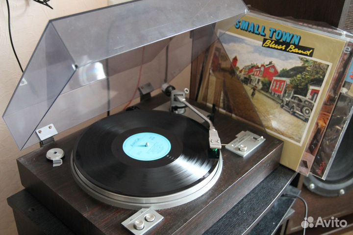 Проигрыватель для виниловых пластинок