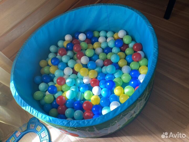 Бассейн с шариками